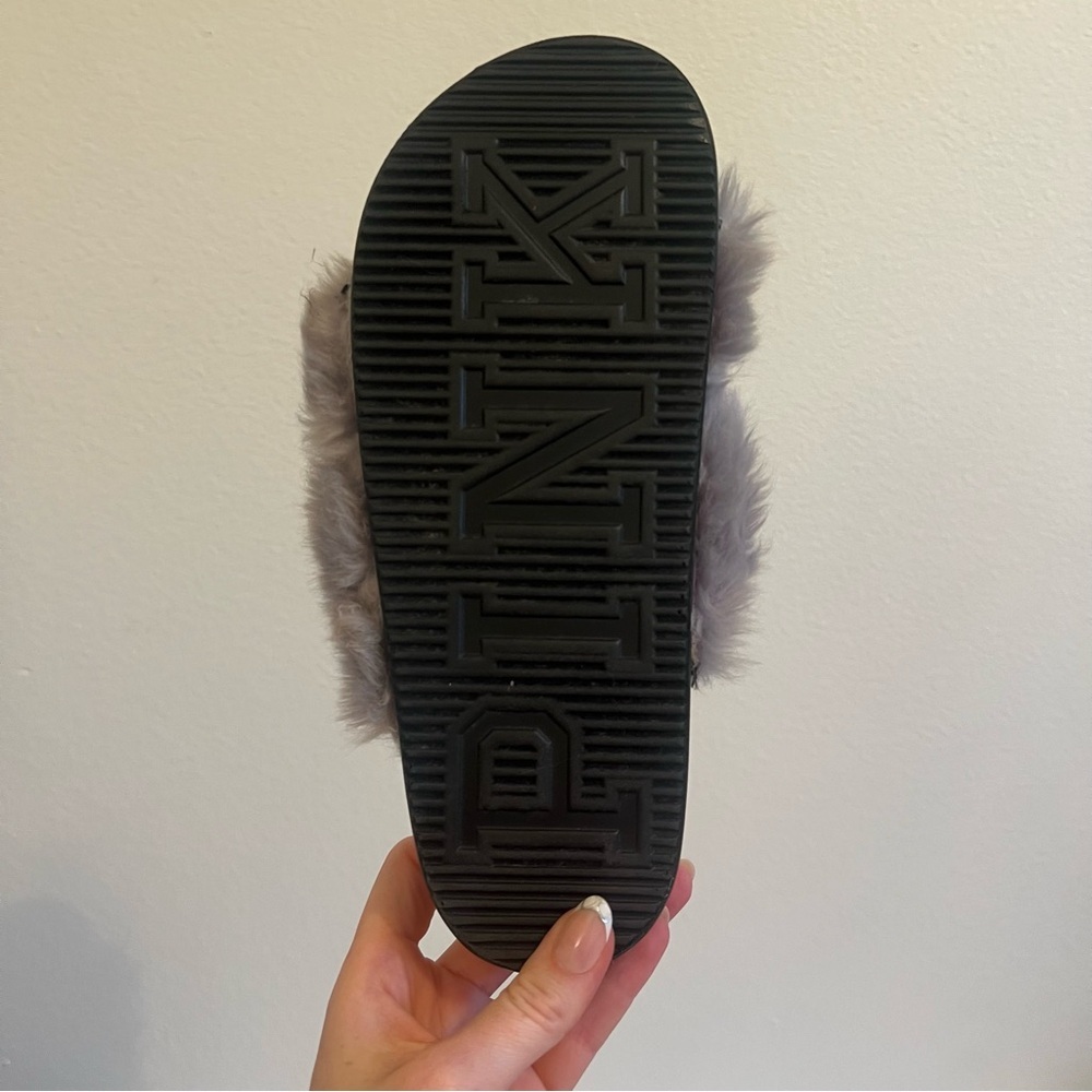 Victoria's Secret Pink Faux Fur Slides - Picture 5 of 7